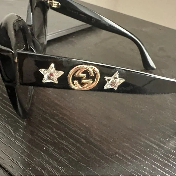 Gucci Black Oversized Sunglasses - Picture 3 of 4